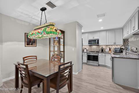 1105 Romaine Circle, Jacksonville FL - photo 7 of 39