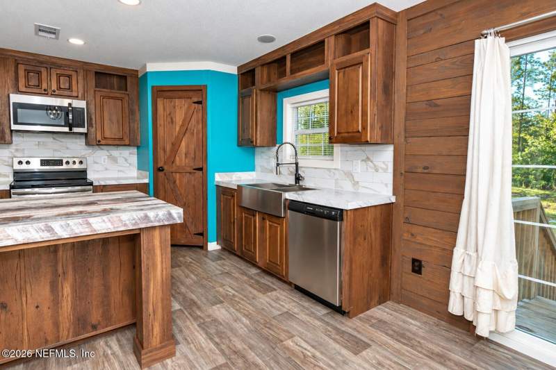 4 bedroom Manufactured Home at 13761 O C Horne Road, Sanderson, Sanderson — photo 3
