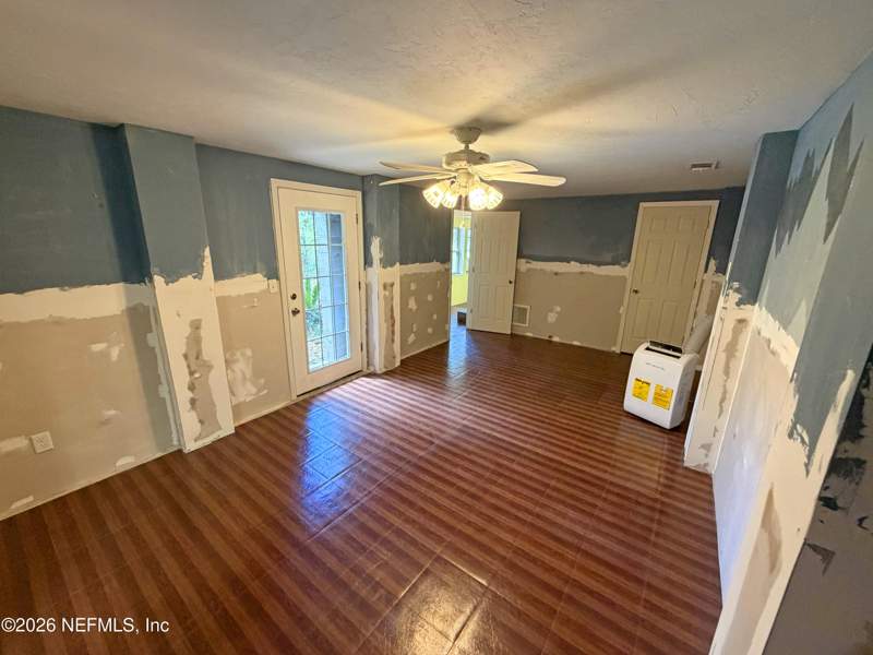 4 bedroom Single Family Residence at 18152 SW 111th Street, Santa Fe Acres, Brooker — photo 4