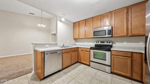 7064 Deer Lodge Circle #106, Jacksonville FL - photo 19 of 32