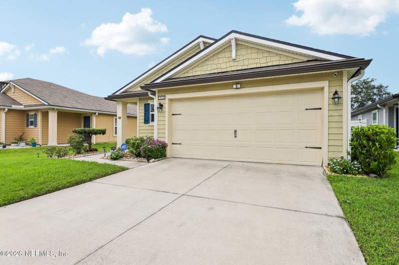 3 bedroom Single Family Residence at 8153 Meadow Walk Lane, Pine Terrace At The Meadows, Jacksonville — photo 3