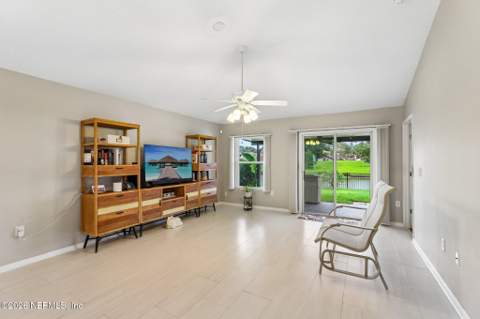 8153 Meadow Walk Lane, Jacksonville FL - photo 7 of 37