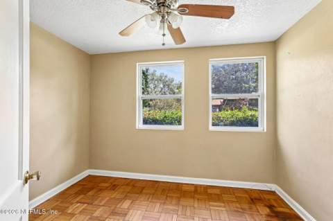 4912 Bridgewater Circle, Jacksonville FL - photo 13 of 22