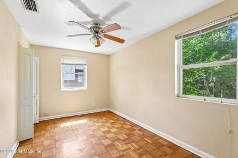 4912 Bridgewater Circle, Jacksonville FL - photo 11 of 22