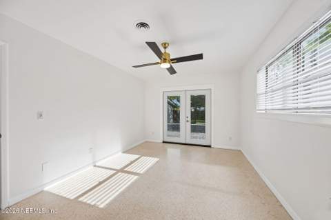 8124 Sierra Madre Drive, Jacksonville FL - photo 16 of 33