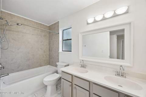 8124 Sierra Madre Drive, Jacksonville FL - photo 20 of 33