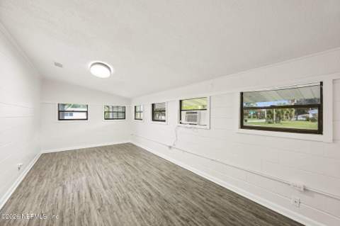 8124 Sierra Madre Drive, Jacksonville FL - photo 23 of 33