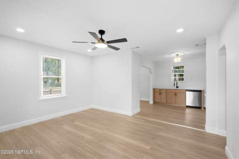 4802 Louisa Terrace, Jacksonville FL - photo 6 of 36
