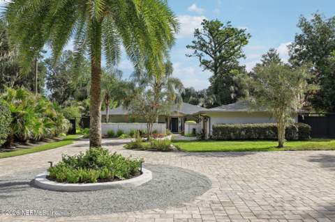 4537 Ortega Farms Circle, Jacksonville FL - photo 14 of 92