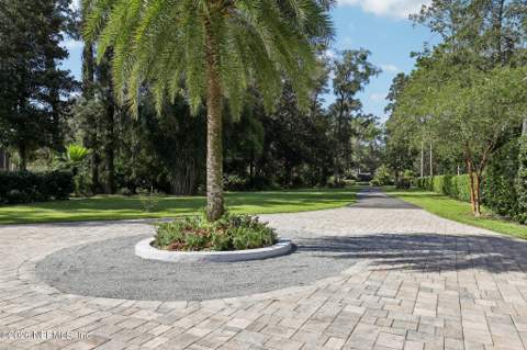 4537 Ortega Farms Circle, Jacksonville FL - photo 15 of 92