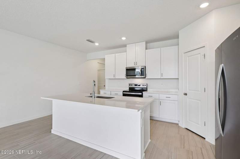 4 bedroom Single Family Residence at 7313 Everett Forest Drive, Cypress Meadows, Jacksonville — photo 4