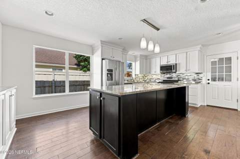 11320 Hendon Drive, Jacksonville FL - photo 9 of 39