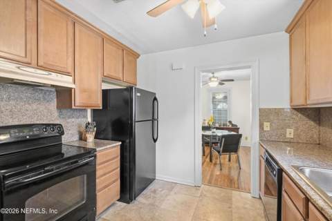 5372 Colonial Avenue, Jacksonville FL - photo 11 of 32
