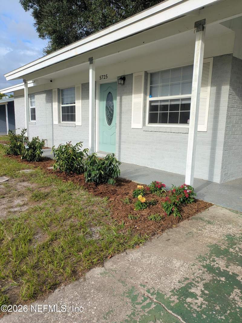 3 bedroom Single Family Residence at 5725 Hillman Drive, Oak Hill, Jacksonville — photo 3