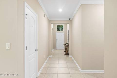 16247 Blossom Lake Drive, Jacksonville FL - photo 7 of 62