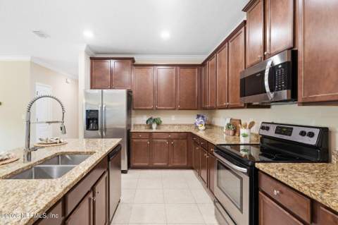 16247 Blossom Lake Drive, Jacksonville FL - photo 15 of 62