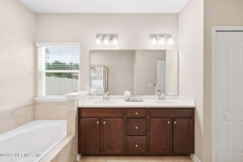 16247 Blossom Lake Drive, Jacksonville FL - photo 24 of 62
