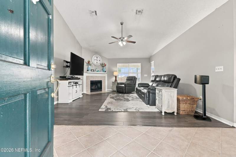 3 bedroom Single Family Residence at 12441 Running River Road, Mt Pleasant Creek, Jacksonville — photo 3
