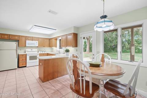 10105 Courtyards Place, Jacksonville FL - photo 18 of 59