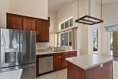 9240 Waterglen Lane, Jacksonville FL - photo 17 of 43