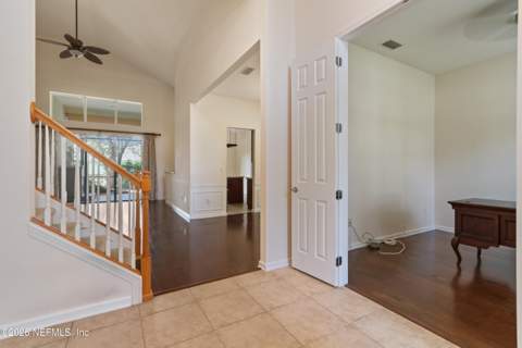 9240 Waterglen Lane, Jacksonville FL - photo 7 of 43