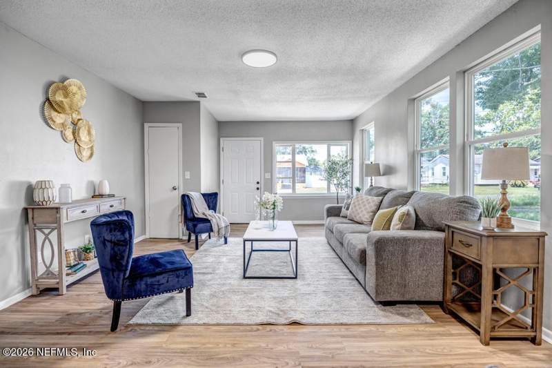 3 bedroom Single Family Residence at 8141 Paul Jones Drive, Lake Forest, Jacksonville — photo 5