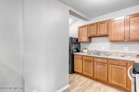 8141 Paul Jones Drive, Jacksonville FL - photo 11 of 27