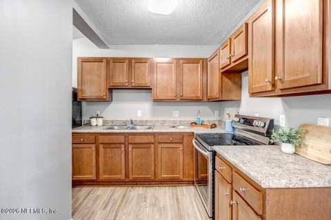 8141 Paul Jones Drive, Jacksonville FL - photo 12 of 27