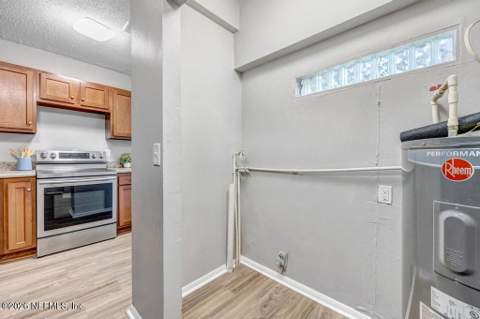 8141 Paul Jones Drive, Jacksonville FL - photo 15 of 27