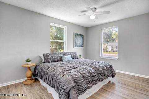 8141 Paul Jones Drive, Jacksonville FL - photo 16 of 27