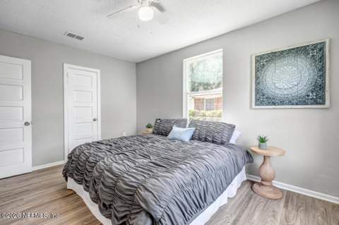 8141 Paul Jones Drive, Jacksonville FL - photo 17 of 27