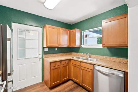 5431 River Forest Drive, Jacksonville FL - photo 6 of 27