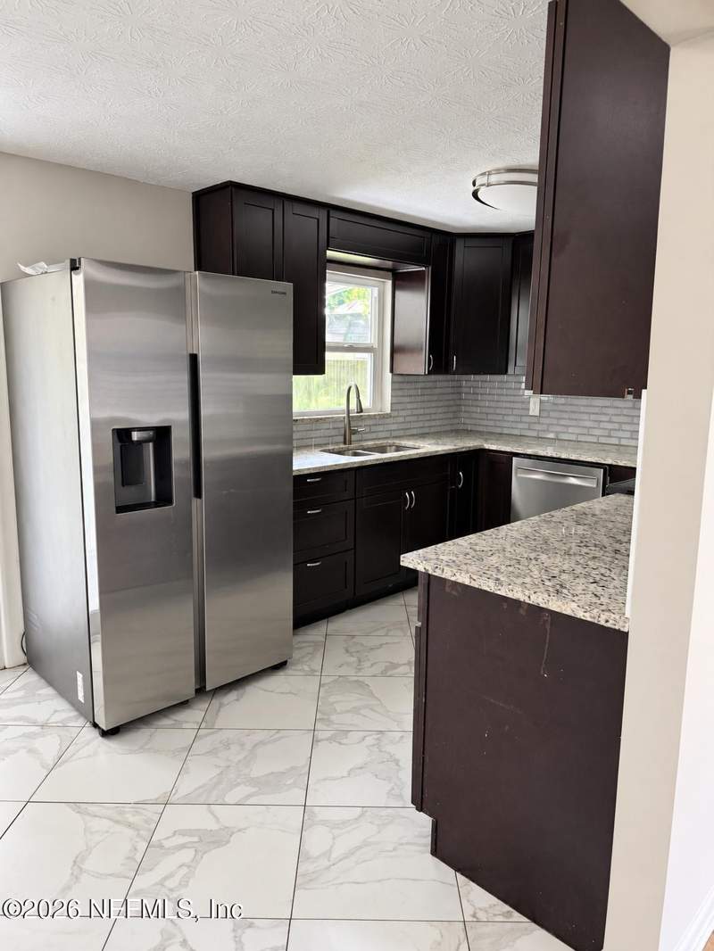 3 bedroom Single Family Residence at 416 Janell Drive, Bellair, Orange Park — photo 2