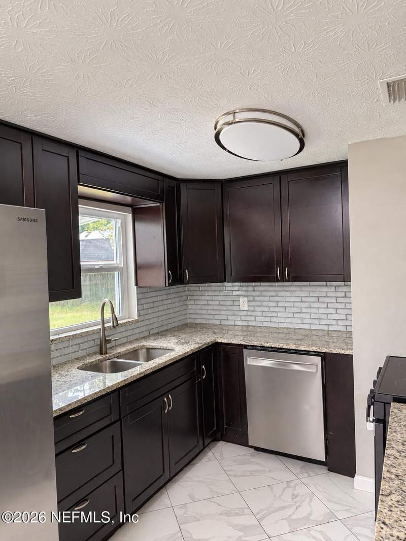 3 bedroom Single Family Residence at 416 Janell Drive, Bellair, Orange Park — photo 3