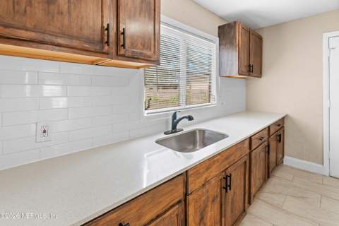 2075 W 13th Street, Jacksonville FL - photo 10 of 23