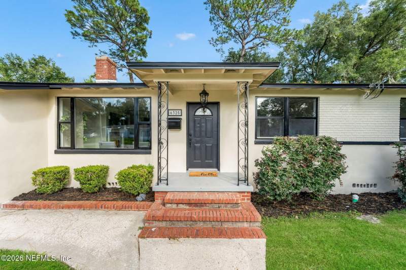 3 bedroom Single Family Residence at 6325 Mercer Circle, Lakewood, Jacksonville — photo 2