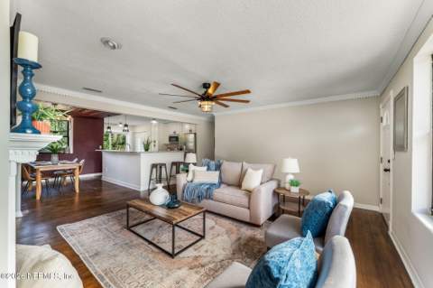 6325 Mercer Circle, Jacksonville FL - photo 7 of 46