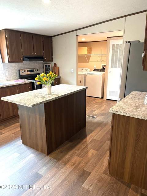 453 Old Hawthorne Road, Hawthorne FL - photo 6 of 32