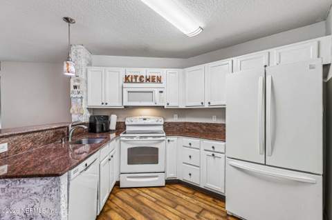 1825 Green Springs Circle #D, Fleming Island FL - photo 12 of 28