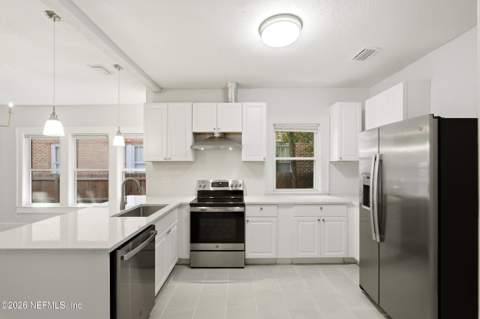 131 Cottage Avenue, Jacksonville FL - photo 17 of 39