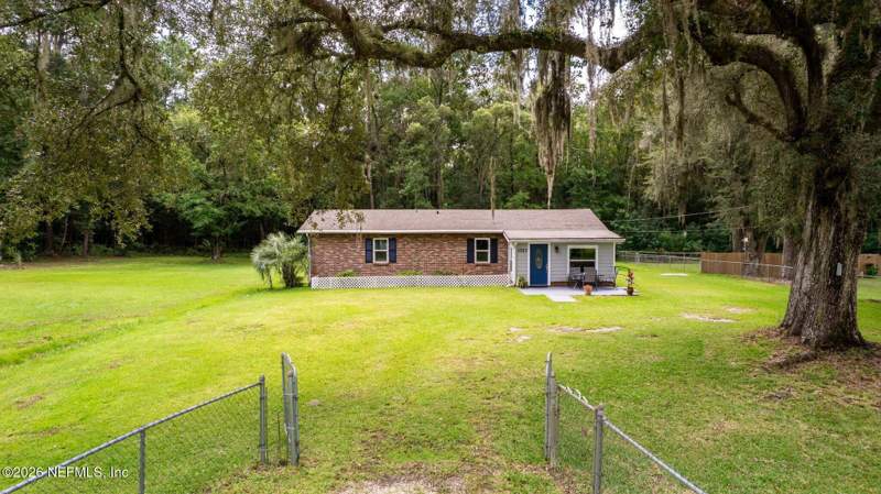 3 bedroom Single Family Residence at 1727 Elsie Street, Green Cove, Green Cove Springs — photo 2