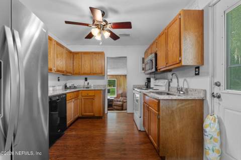 1727 Elsie Street, Green Cove Springs FL - photo 9 of 49