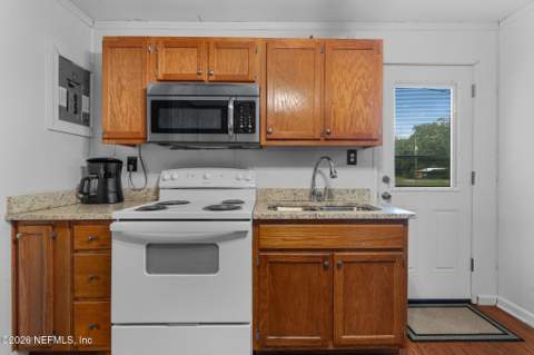 1727 Elsie Street, Green Cove Springs FL - photo 12 of 49