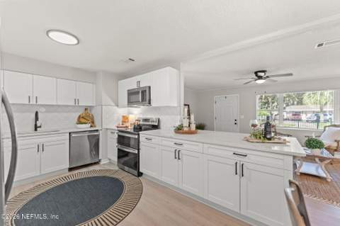 2455 Seaway Street, Jacksonville FL - photo 7 of 19