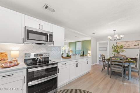 2455 Seaway Street, Jacksonville FL - photo 8 of 19