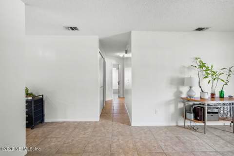 2169 Aspen Ridge Drive, Jacksonville FL - photo 7 of 56
