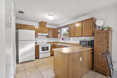 2169 Aspen Ridge Drive, Jacksonville FL - photo 12 of 56