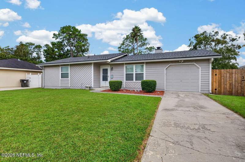 3 bedroom Single Family Residence at 1870 Shannon Lake Drive, Shannon Lake, Middleburg — photo 2
