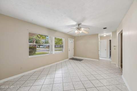 7260 Zapata Drive, Jacksonville FL - photo 7 of 35