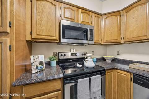 7260 Zapata Drive, Jacksonville FL - photo 12 of 35